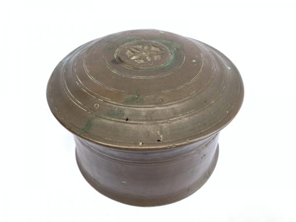 ANTIQUE COIN BOX JEWELRY /  / GOLD / BETEL NUT Container Bunker Storage Borneo