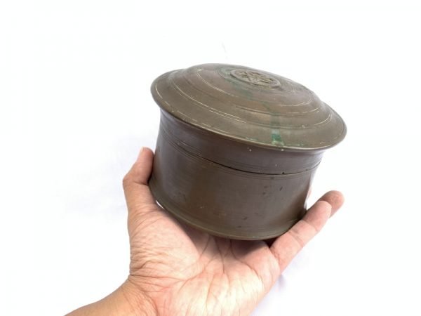 ANTIQUE COIN BOX JEWELRY /  / GOLD / BETEL NUT Container Bunker Storage Borneo