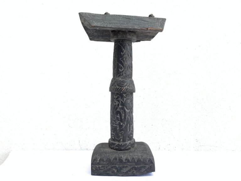 Miniature Coffin BORNEO TOTEM BURIAL SANDUNG / Roofed Cemetery