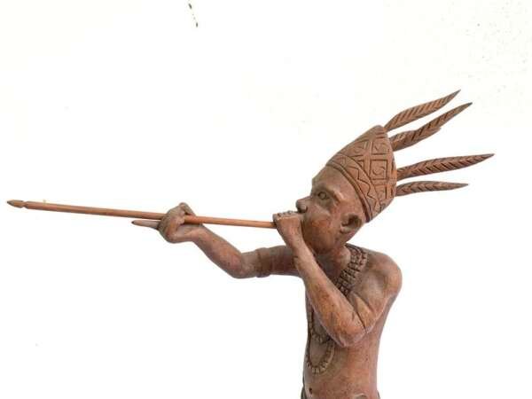 Borneo Tribe 540mm Ceremonial Figurine Amputated Head Dayak Headhunter Hunting Blowpipe Statue