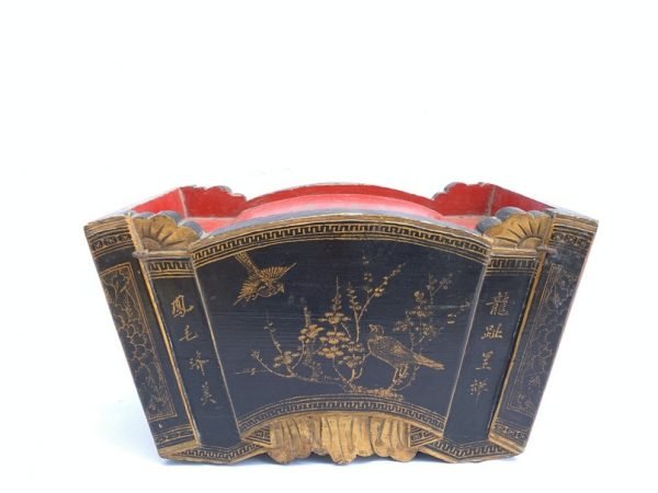 ANTIQUE CHINESE BOX