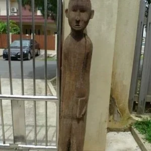 DAYAKKALTENGmmlbGIANTSTATUEErodedOutdoorFigureSculptureIndonesia