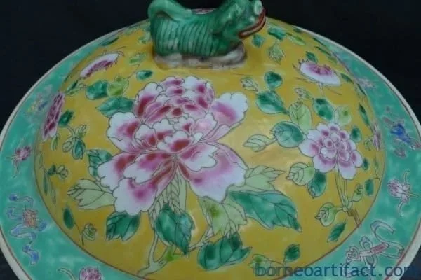 XXXXL GIANT YELLOW KAMCHENG NYONYA Baba Domed Covered Jar Pot Pottery Porcelain