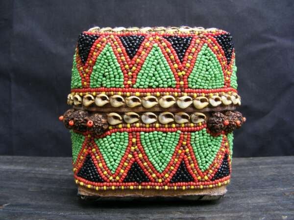 #1 NATIVE BEADS BOX & Woven Leaf Jewel Jewelry Container Chamber Tribal Borneo