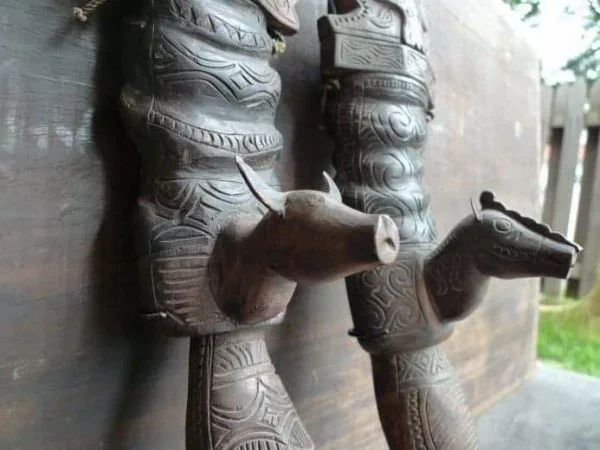 ONE PAIR TORAJA CONTAINER Old Tora Tora CATTLE HORN Statue Figure Sculpture Old