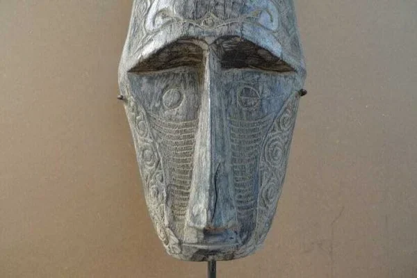 FACE OF ASIA 570mm/22.4 MASK ON STAND Native Indonesia Asian Facial Statue Art