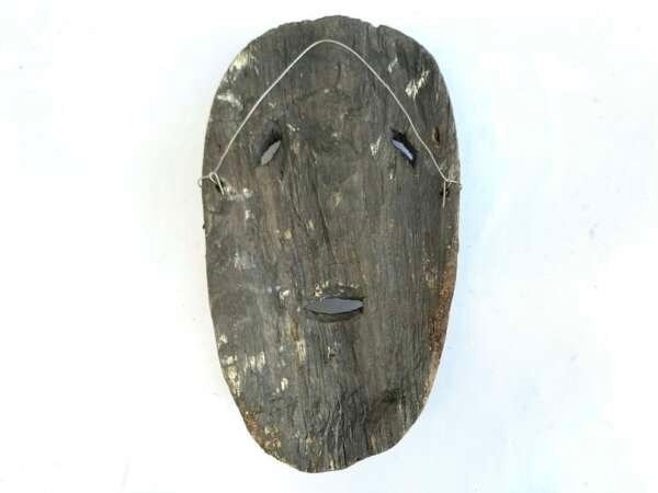 Borneo Tribal Mask 325mm White Ghost Masque Home Bar Pub Wall Hanging Halloween