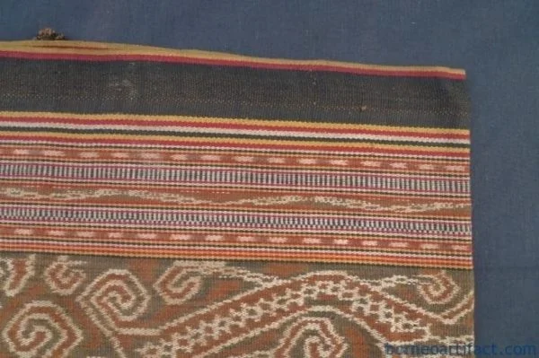 TRADITIONALDAYAKDRESSLeechPatternOLDTEXTILESARONGLADIESGARMENT#