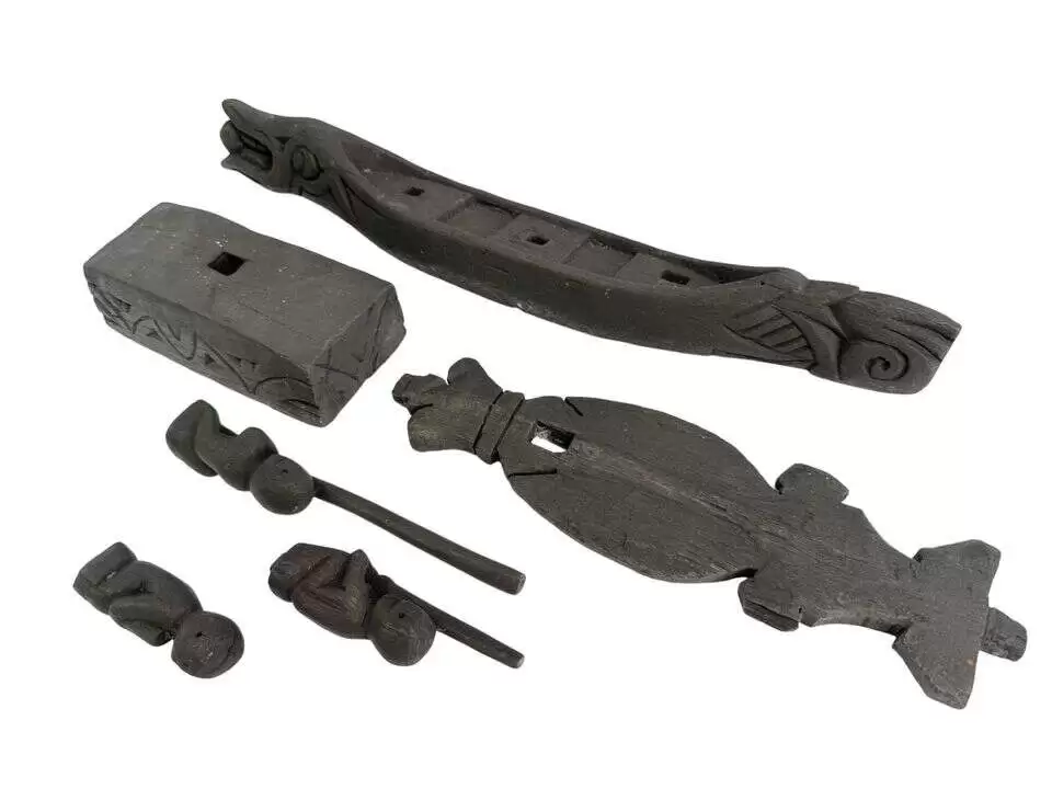 Crocodile Boat 590mm Miniature War Vessel Native Tribal Primitive Figure Statue Sculpture Dayak Borneo Crocodile Boat 590mm Miniature War Vessel Native Tribal Primitive Figure Statue Sculpture Dayak Borneo