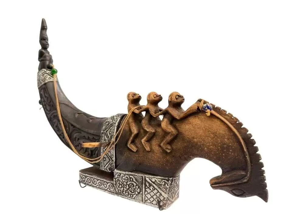 Medicine Chamber 490mm Naga Morsarang Old Buffalo Horn Container Statue Sculpture Figurine Batak Indonesia Medicine Chamber 490mm Naga Morsarang Old Buffalo Horn Container Statue Sculpture Figurine Batak Indonesia