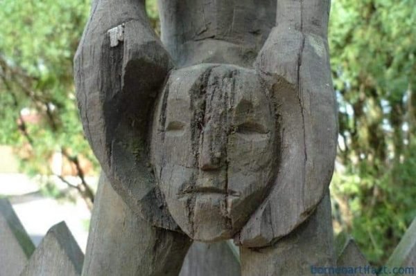 AMPUTATED HEAD Statue