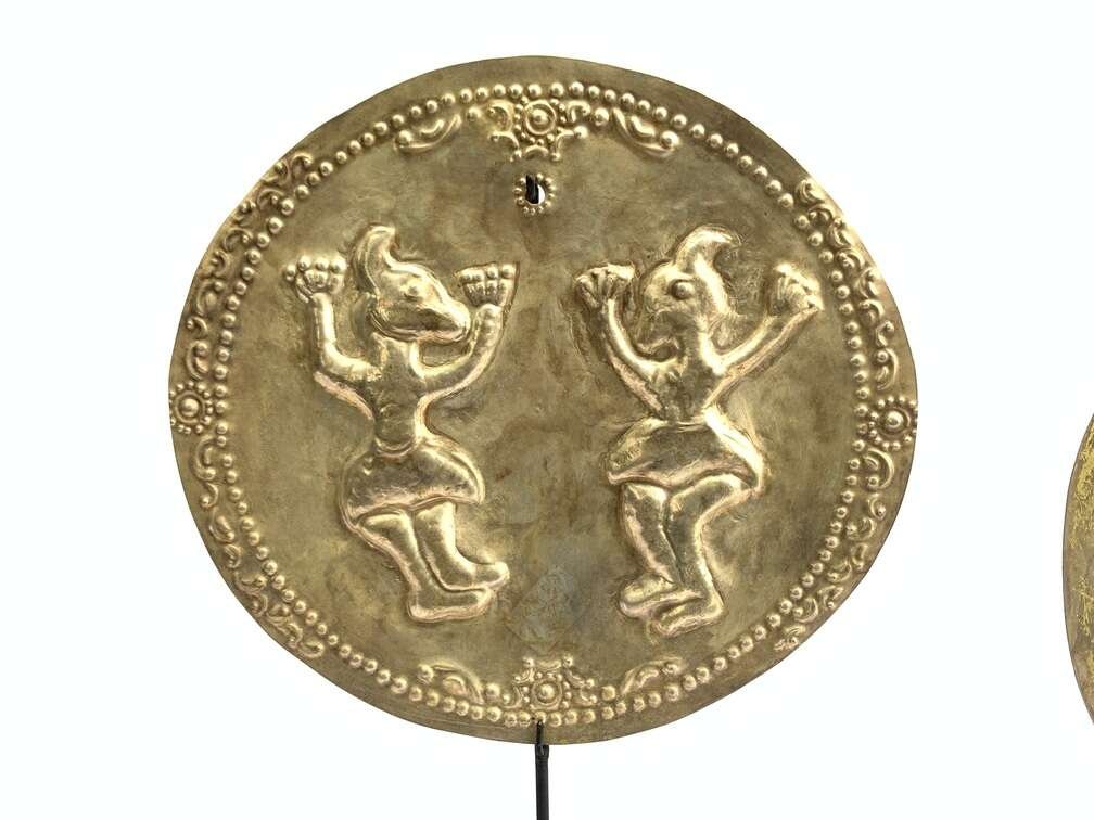 Pectoral Disk (1 Pair) Women Female Jewelry Old Tribal Pendant Maluku Disk Metal Body Adornment Pectoral Disk (1 Pair) Women Female Jewelry Old Tribal Pendant Maluku Disk Metal Body Adornment