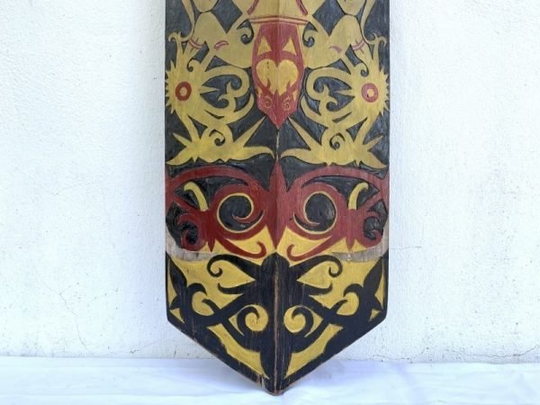 Hand Painted 1240mm Dayak Shield Ceremonial Terabai Armor Borneo Wood Carving Painting