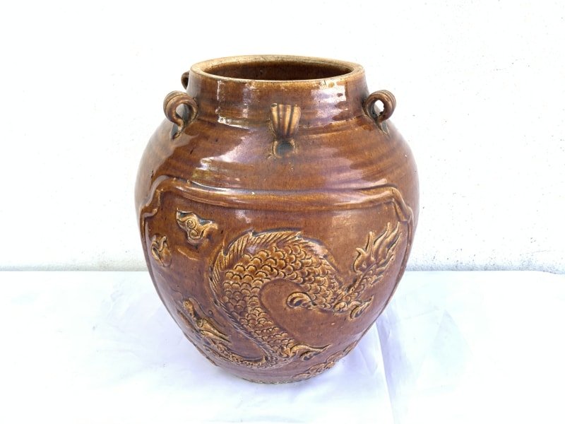 Chinese Dragon Vase - Handmade Decorative Oriental Sculptural Vase for  Flowers - Feng Shui Asian Art - Resin, 9.5 Inches (Brown) : : Home