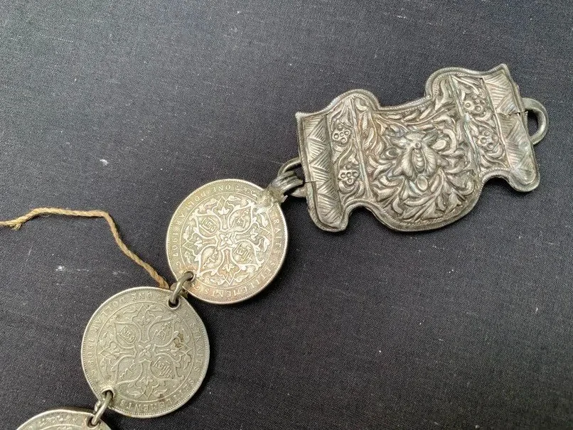 ANTIQUE SILVERWARE 420grams Sterling Silver Belt Coin Currency Jewel Jewelry Asia ANTIQUE SILVERWARE 420grams Sterling Silver Belt Coin Currency Jewel Jewelry Asia