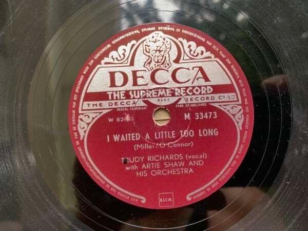 GRAMOPHONE RECORD (6 Disc) Old Vintage Music Song Orchestra THE BEVERLEY SISTERS / (Benjamin/Weiss/Dick) / (Miller/O’Connor) / (Milton Ager / Yallen) / (Hammerstein ll / Kern) / (K.J.Alford) / (Smis-Kosloff) / (Keyes Feaster-McRae-Edwards) / (Strauss, arr. Robert Nestor)